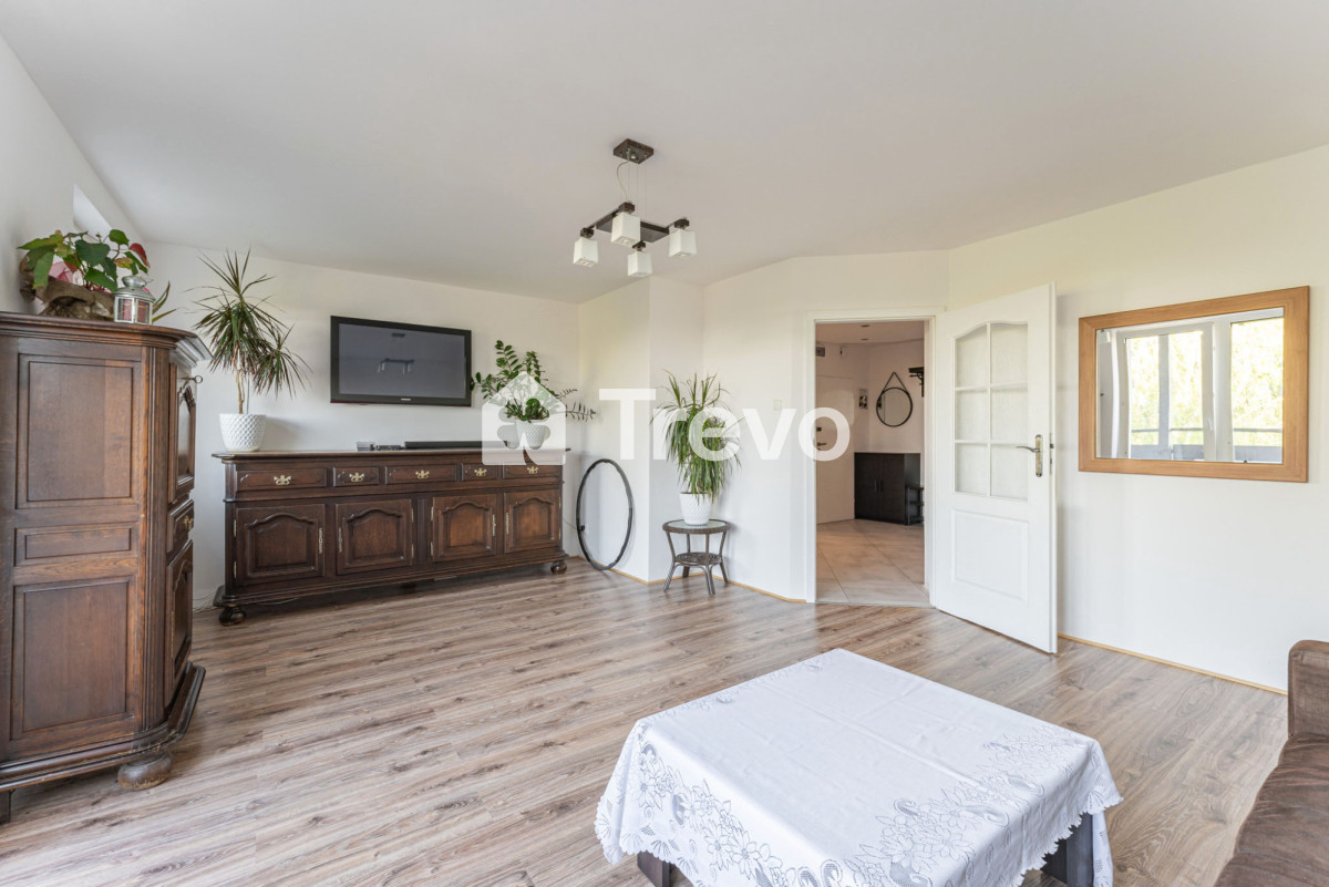 Rodzinne 4-pokojowe mieszkanie z dużym potencjałem - Gallery Image 3