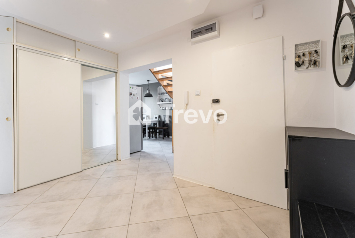 Rodzinne 4-pokojowe mieszkanie z dużym potencjałem - Gallery Image 10