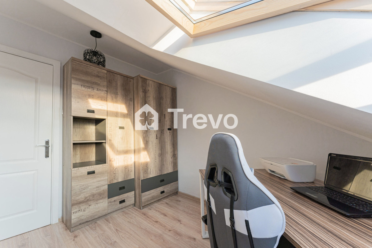 Rodzinne 4-pokojowe mieszkanie z dużym potencjałem - Gallery Image 15