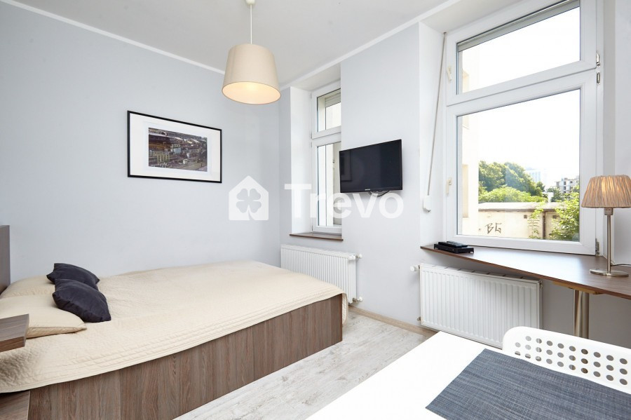 4 pokoje/ładna kamienica/parter/Stare Miasto - Gallery Image 6