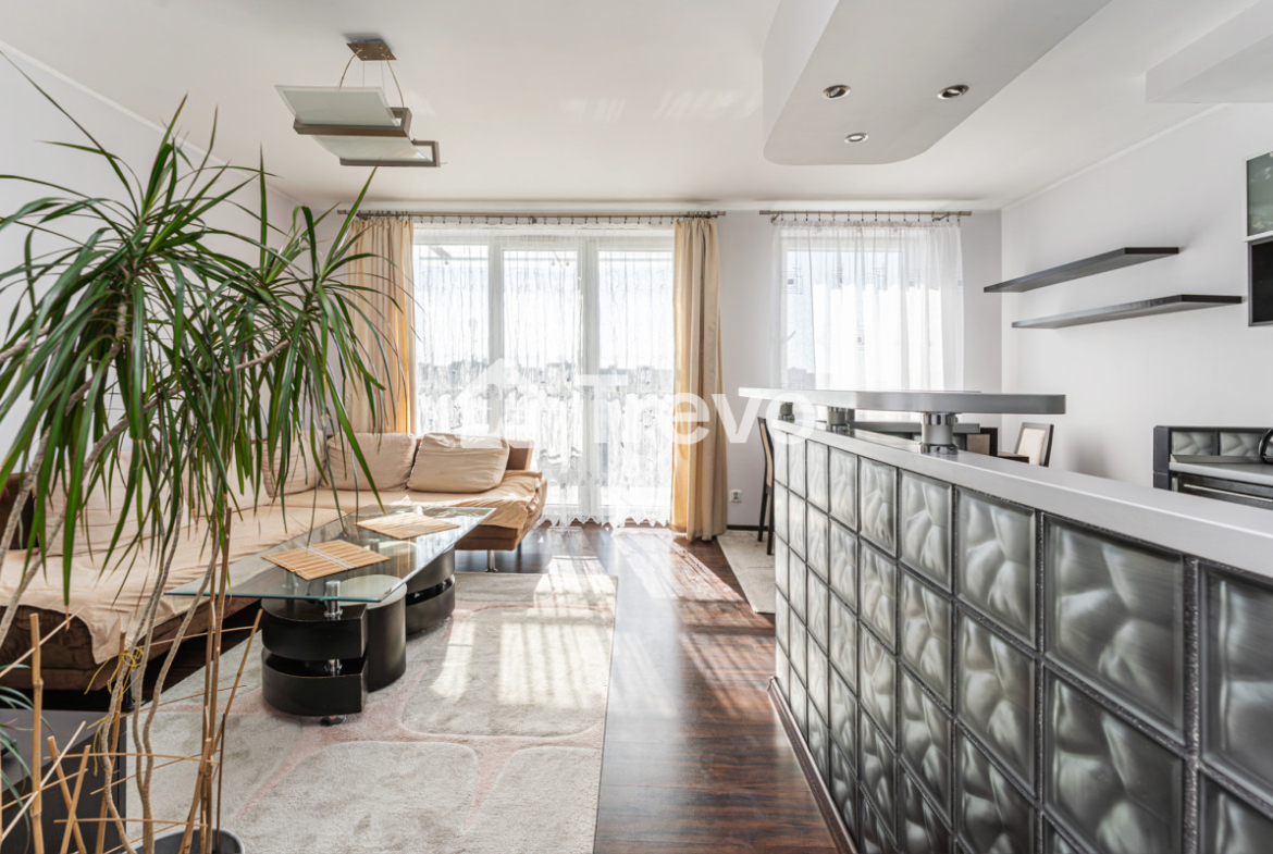 3 przestronne pokoje blisko tramwaju, parku, winda - Gallery Image 2