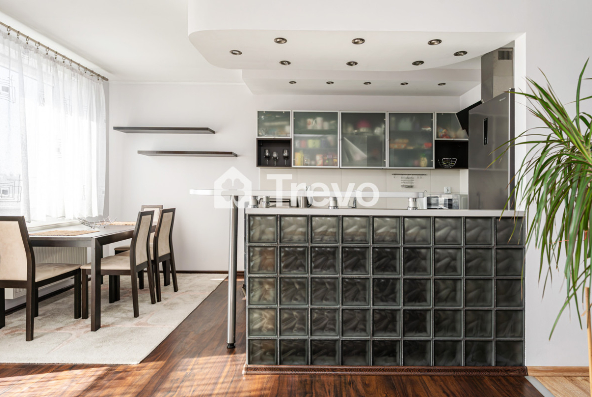 3 przestronne pokoje blisko tramwaju, parku, winda - Gallery Image 6