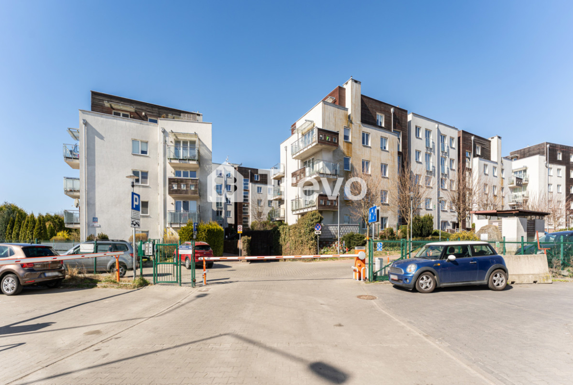 3 przestronne pokoje blisko tramwaju, parku, winda - Gallery Image 16